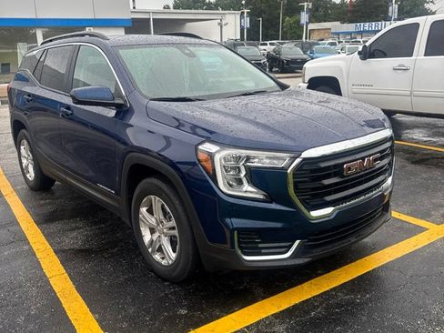 Used 2022 GMC Terrain SLE w/ Driver Convenience Package FWD image 3