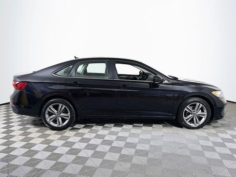 Used 2024 Volkswagen Jetta SE FWD image 8