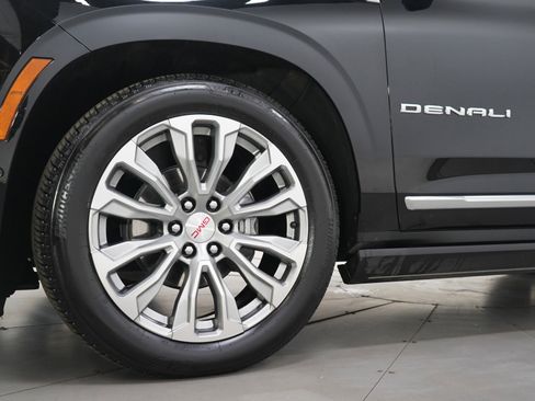 Used 2025 GMC Yukon Denali image 32