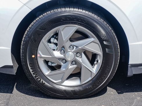 New 2025 Hyundai Sonata SE FWD image 9