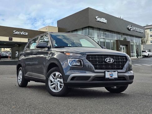 Used 2026 Hyundai Venue SE image 1