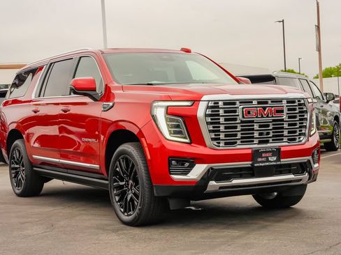 New 2026 GMC Yukon XL Denali w/ Denali Reserve Package AWD/4WD image 5
