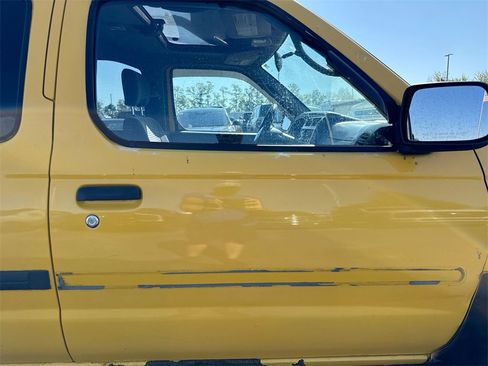 Used 2000 Nissan Xterra XE image 31