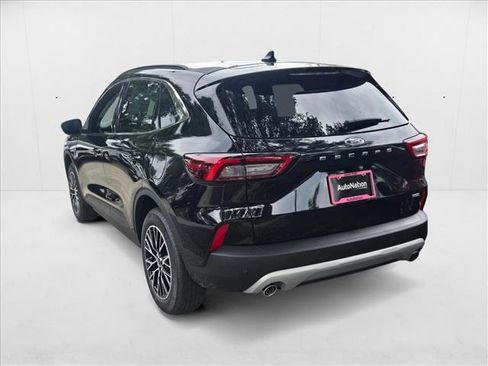 New 2025 Ford Escape SE image 9