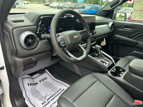 New 2025 Chevrolet Colorado LT w/ LT Convenience Package image 13