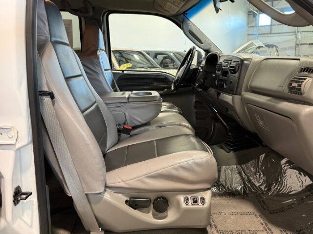 Used 2005 Ford F350 XLT AWD/4WD image 16