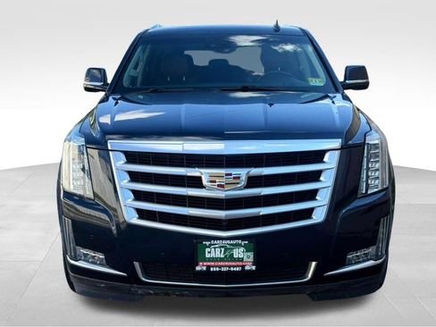 Used 2019 Cadillac Escalade Luxury AWD/4WD image 2