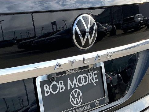 Used 2020 Volkswagen Atlas Cross Sport SE w/ Towing Package image 8