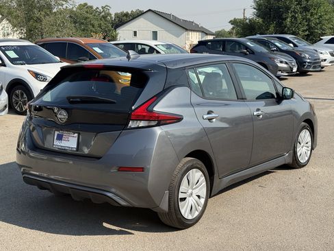 Used 2025 Nissan Leaf S FWD image 4