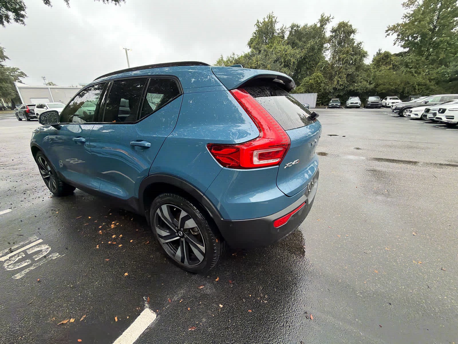 Certified 2024 Volvo XC40 B5 Ultimate w/ Protection Package Premier AWD/4WD image 13