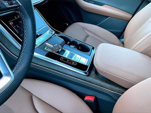 Used 2025 Audi Q8 Premium Plus w/ Premium Plus Package image 23