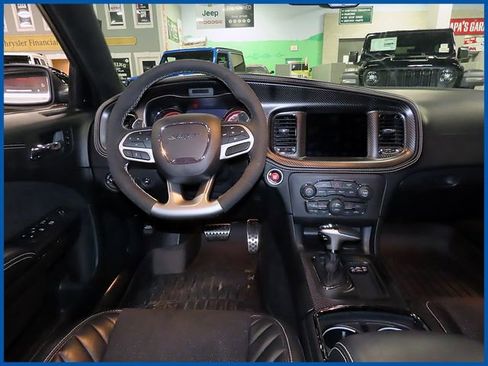 Used 2021 Dodge Charger SRT Hellcat image 11