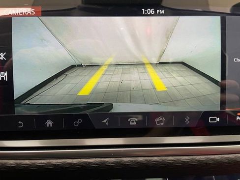 Used 2020 Land Rover Range Rover Velar S image 6