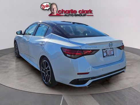 Used 2025 Nissan Sentra SR w/ SR Premium Package FWD image 4