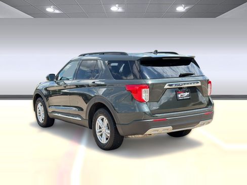 Used 2023 Ford Explorer XLT w/ Equipment Group 202A AWD/4WD image 3