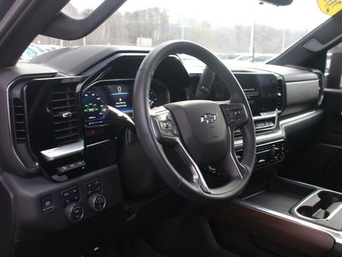 Used 2024 Chevrolet Silverado 2500 High Country w/ Midnight Edition image 18
