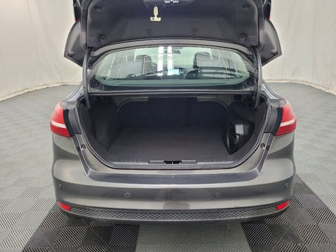 Used 2017 Ford Focus Titanium FWD image 29