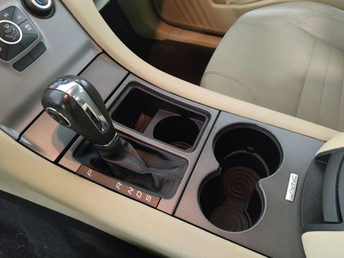 Used 2018 Ford Taurus SE image 26