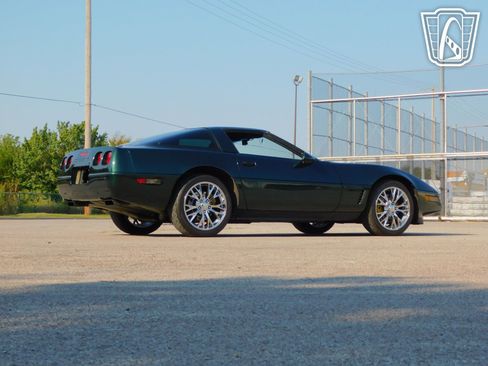 Used 1995 Chevrolet Corvette Coupe image 25