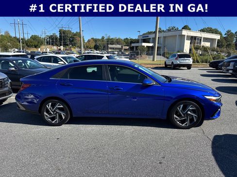 Certified 2025 Hyundai Elantra SEL image 8