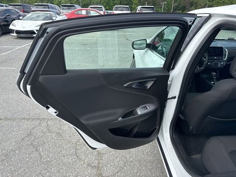 Used 2021 Chevrolet Malibu LT FWD image 27