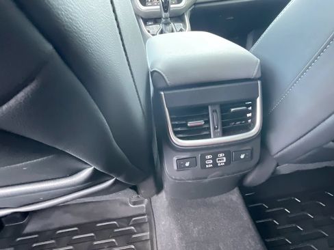 Used 2025 Subaru Outback Limited AWD/4WD image 29
