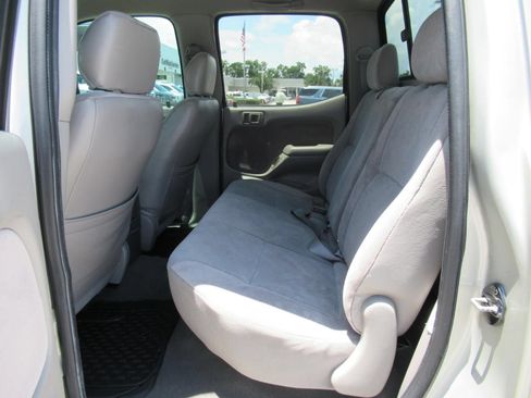 Used 2004 Toyota Tacoma PreRunner RWD image 19