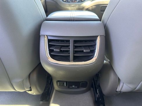 Used 2016 Chevrolet Malibu Premier image 16