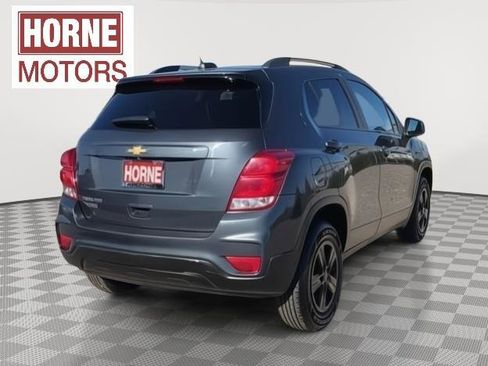Used 2022 Chevrolet Trax LT w/ LT Convenience Package image 7