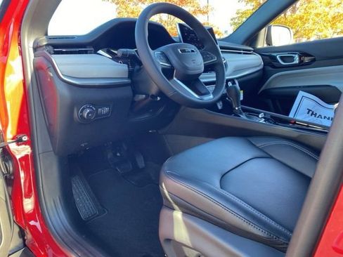 New 2026 Jeep Compass Limited image 18