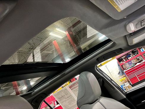 Used 2022 Toyota Camry XSE image 21