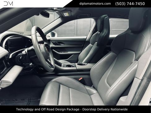 Used 2024 Porsche Taycan 4 Cross Turismo w/ Technology Package (P6F) image 18