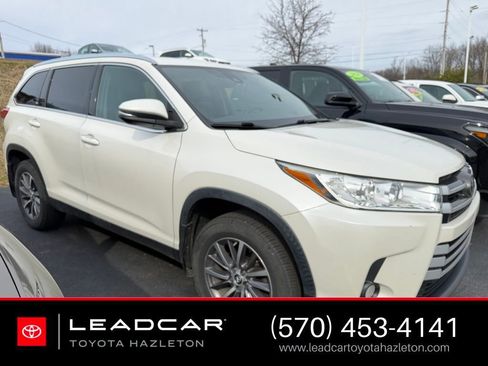 Used 2019 Toyota Highlander XLE image 1
