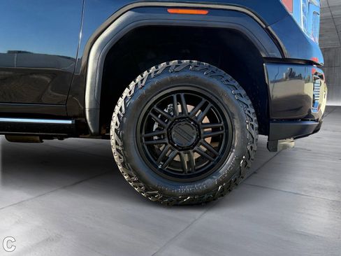 Used 2022 GMC Sierra 3500 Denali w/ Denali Ultimate Package image 8