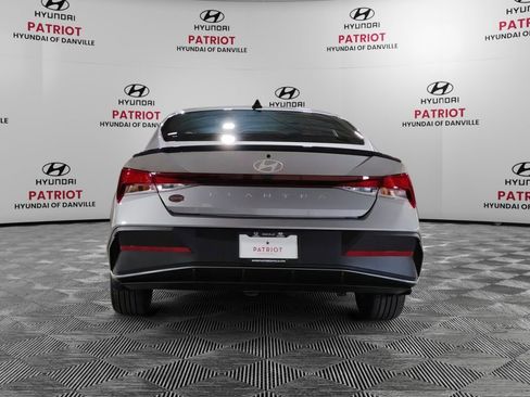 Used 2025 Hyundai Elantra Sport image 4