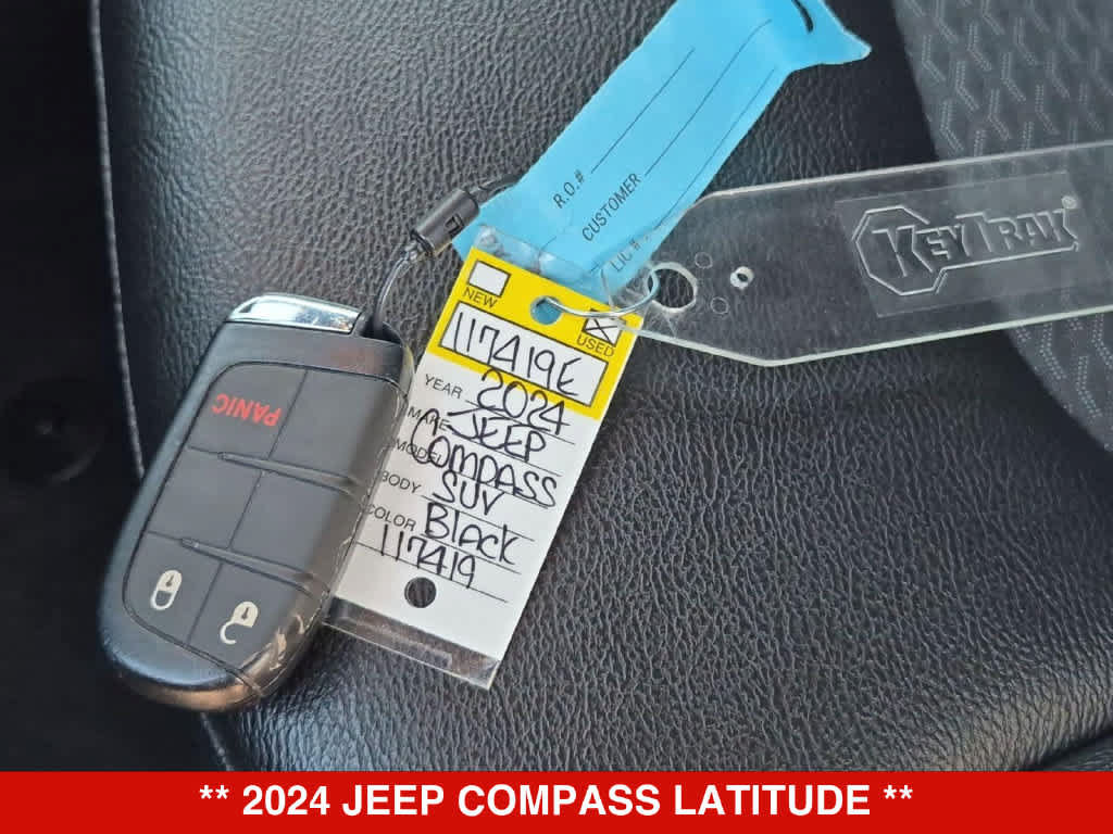Used 2024 Jeep Compass Latitude AWD/4WD image 33