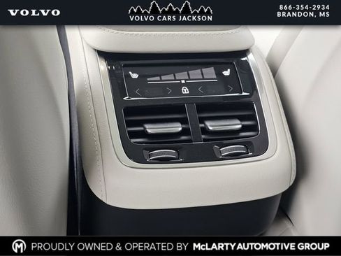 New 2026 Volvo XC90 B6 Ultra w/ Lounge Package image 16