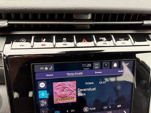 New 2025 Jeep Grand Cherokee L Laredo w/ Luxury Tech Group I image 22