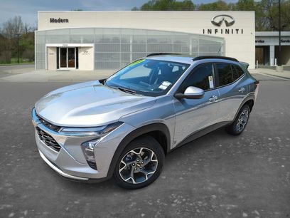 Used 2025 Chevrolet Trax LT