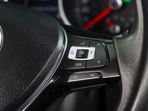 Used 2020 Volkswagen Tiguan SE w/ Panoramic Sunroof Package image 14