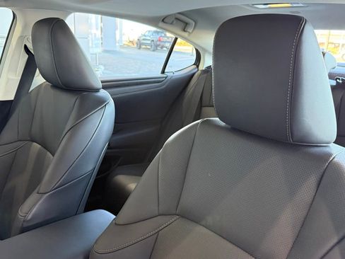 Used 2024 Lexus ES 250 w/ Premium Package AWD/4WD image 21