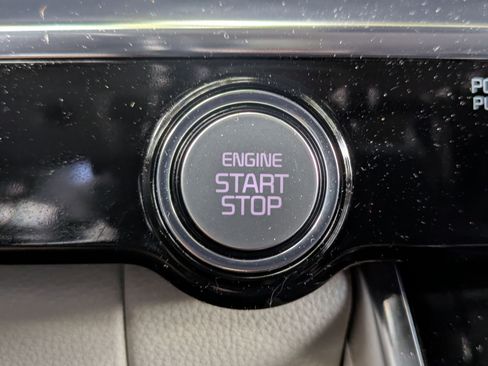 Certified 2023 Kia Carnival SX Prestige image 23