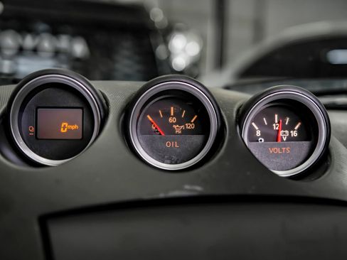 Used 2005 Nissan 350Z Touring RWD image 25