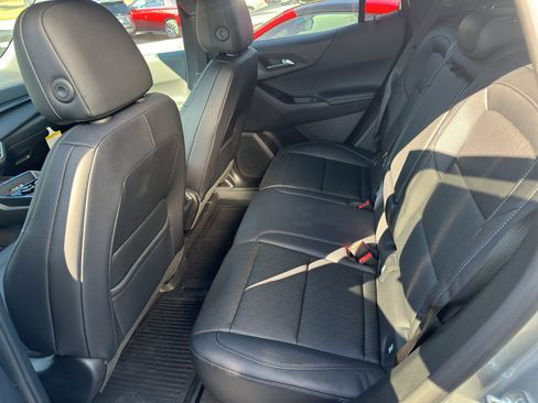 New 2026 Chevrolet Equinox LT w/ Convenience Package II image 3