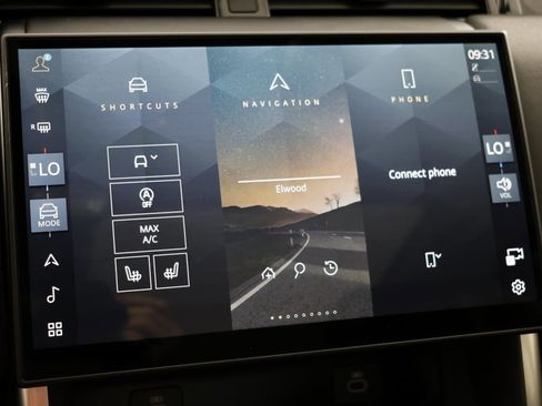 Used 2024 Land Rover Discovery Sport S image 48