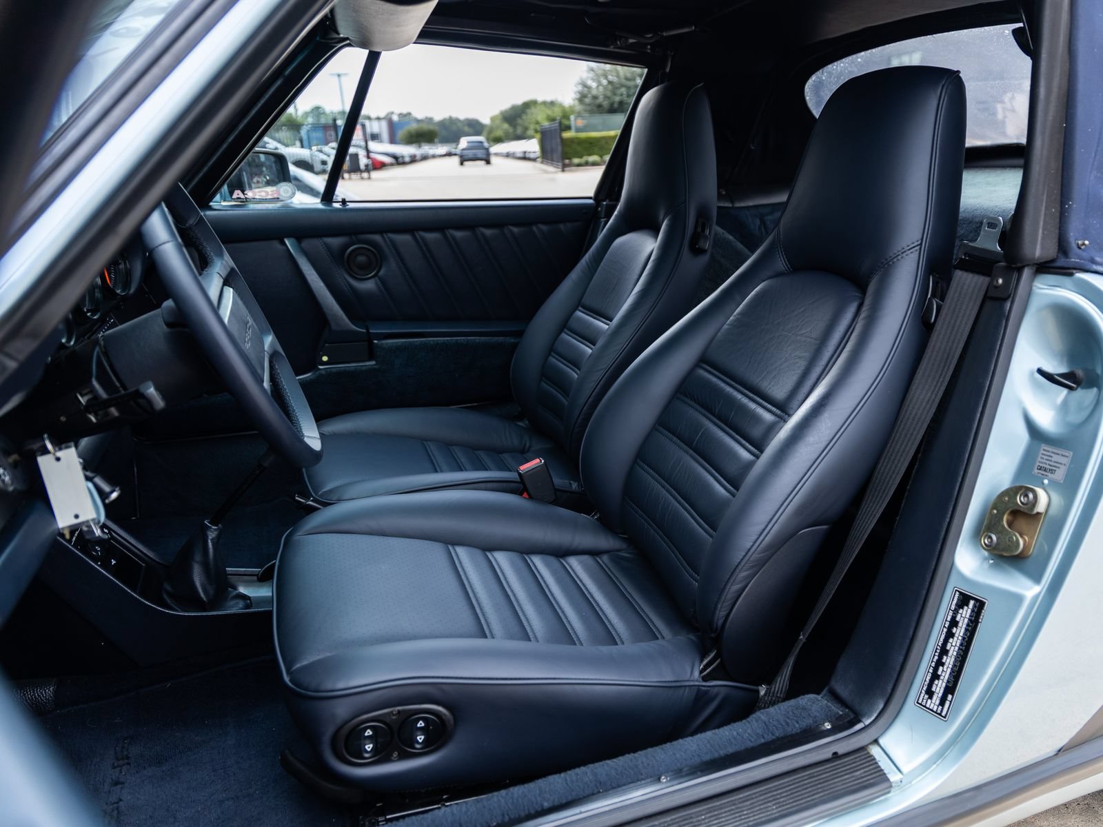 Used 1988 Porsche 911 Carrera RWD image 5