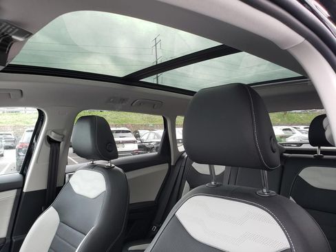 New 2026 Volkswagen Taos SEL AWD/4WD image 7