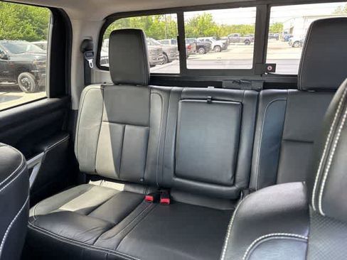 Used 2017 Nissan Titan PRO-4X w/ Pro-4x Convenience Package AWD/4WD image 5