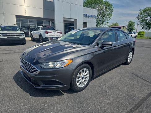 Used 2017 Ford Fusion S FWD image 2