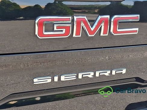 Used 2023 GMC Sierra 1500 SLT w/ SLT Premium Package AWD/4WD image 30